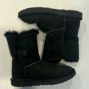 Girls Black Uggs w/ button